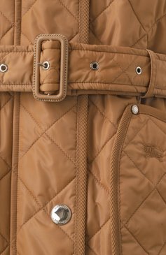 Женская куртка BURBERRY бежевого цвета, арт. 8071842 | Фото 6 (Рукава: Длинные; Материал подклада: Синтетический материал; Драгоценные камни: Проставлено; Материал сплава: Проставлено; Длина (верхняя одежда): Короткие; Кросс-КТ: Легкие, Куртка; Стили: Кэжуэл; Материал внешний: Синтетический материал)