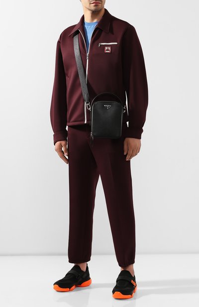 Кожаная сумка-планшет PRADA черного цвета по цене 170000 руб., арт. 2VH066-9Z2-F0002, фото 2 Кожаная сумка-планшет PRADA, арт. 2VH066-9Z2-F0002, фото 2