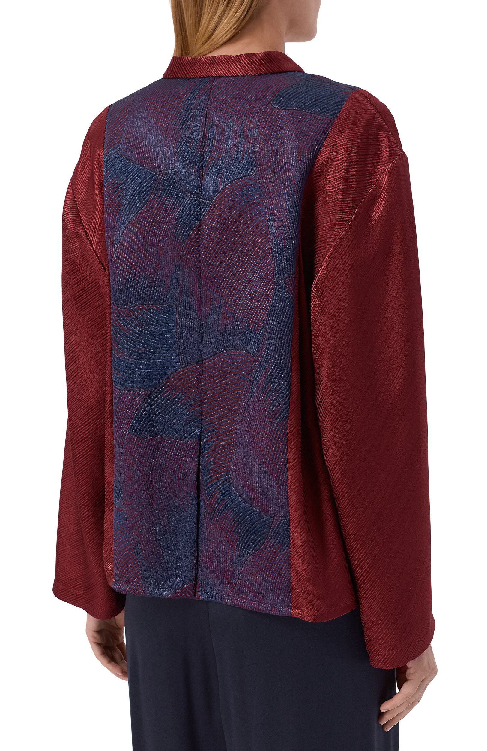 Рубашка-кимоно GIORGIO ARMANI бордового цвета по цене 415500 руб., арт. GW004024/TE23231, фото 4 Рубашка-кимоно GIORGIO ARMANI, арт. GW004024/TE23231, фото 4