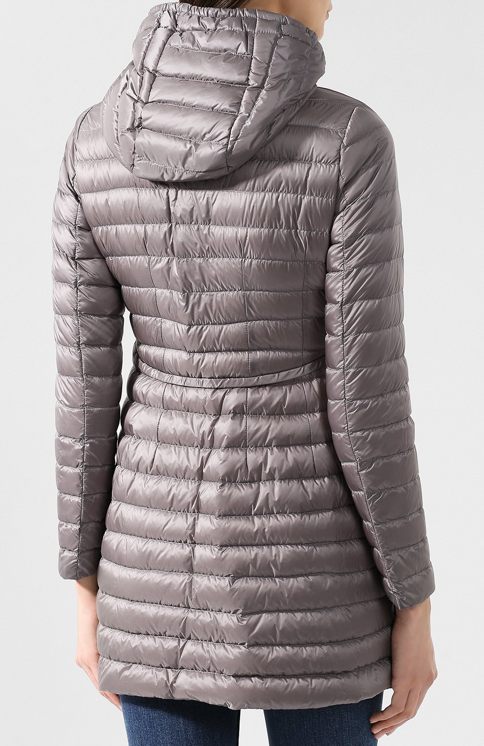 Пуховик с капюшоном MONCLER серого цвета по цене 107500 руб., арт. E1-093-49312-99-53048, фото 4 Пуховик с капюшоном MONCLER, арт. E1-093-49312-99-53048, фото 4