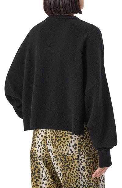 Шерстяной пуловер BLUMARINE черного цвета по цене 51750 руб., арт. 2M617A, фото 4 Шерстяной пуловер BLUMARINE, арт. 2M617A, фото 4