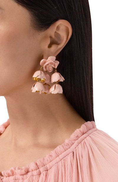 Серьги CHLOÉ светло-розового цвета по цене 95200 руб., арт. CH26UJE22NRA, фото 2 Серьги CHLOÉ, арт. CH26UJE22NRA, фото 2