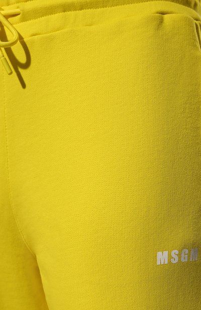 Хлопковые джоггеры MSGM желтого цвета по цене 24550 руб., арт. 3241MDP500 227299, фото 5 Хлопковые джоггеры MSGM, арт. 3241MDP500 227299, фото 5