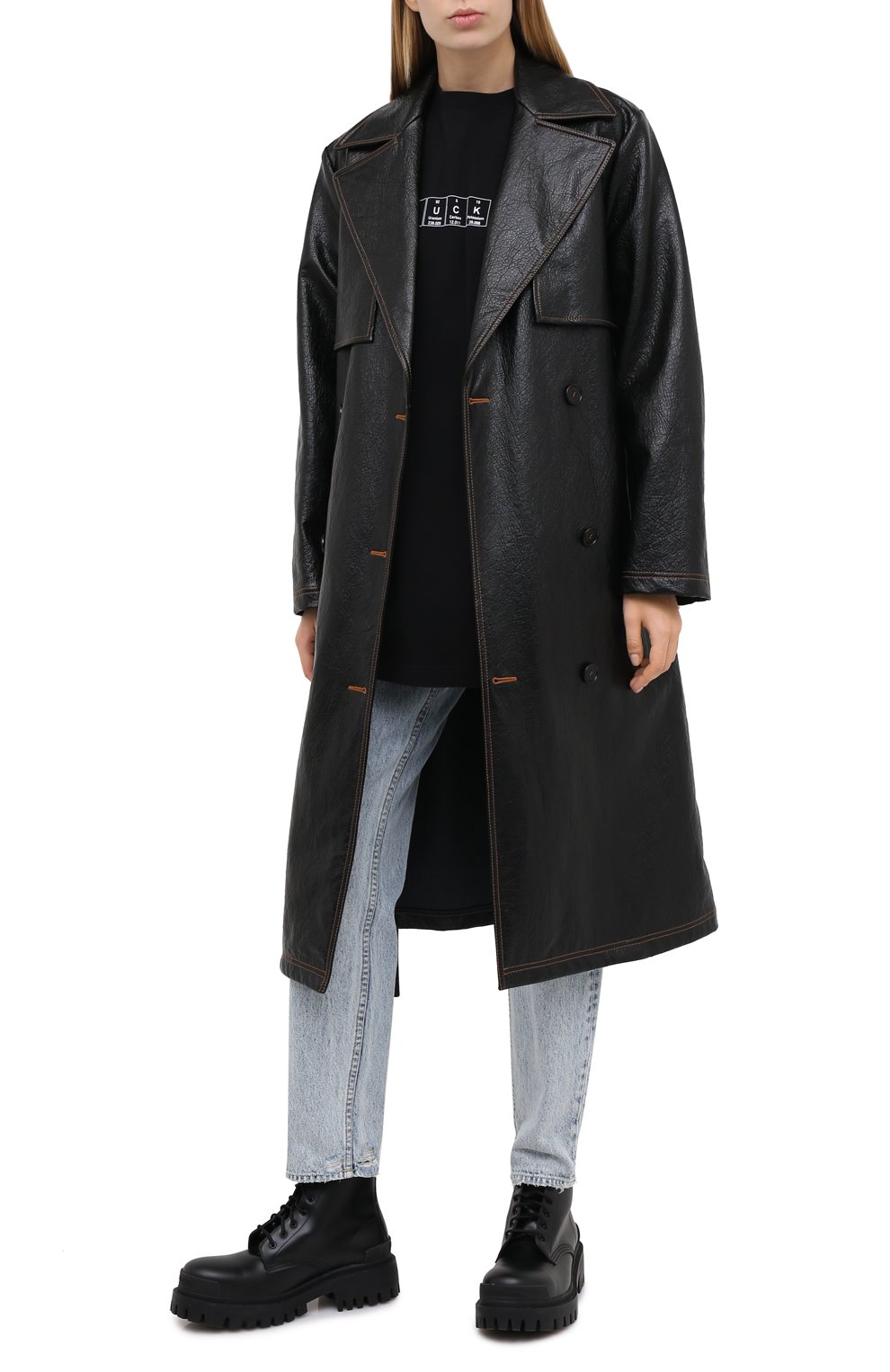 Хлопковая футболка VETEMENTS черного цвета по цене 36150 руб., арт. UAH21TR506 1611/W, фото 2 Хлопковая футболка VETEMENTS, арт. UAH21TR506 1611/W, фото 2