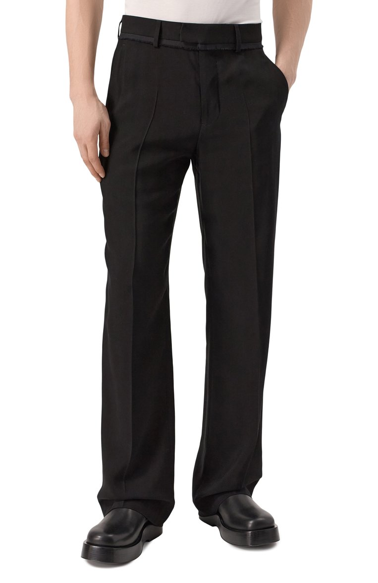 Мужские брюки из вискозы ANN DEMEULEMEESTER черного цвета, арт. B0012454/FA558 | Фото 3 (Материал внешний: Вискоза; Длина (брюки, джинсы): Стандартные; Стили: Минимализм; Случай: Повседневный; Автоматизация ТО: Проставлено; Автоматизация состава: Проставлено)