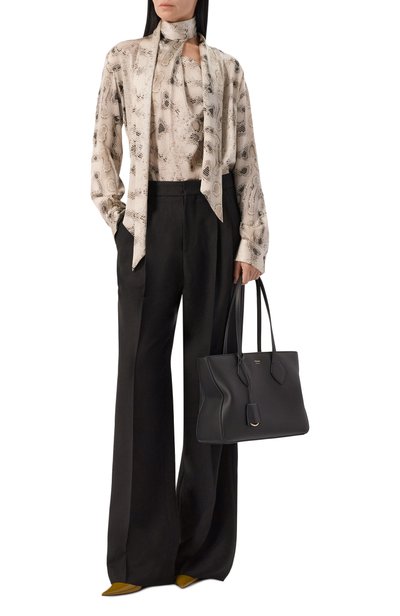 Сумка FERRAGAMO черного цвета по цене 199500 руб., арт. 219861/779343, фото 3 Сумка FERRAGAMO, арт. 219861/779343, фото 3