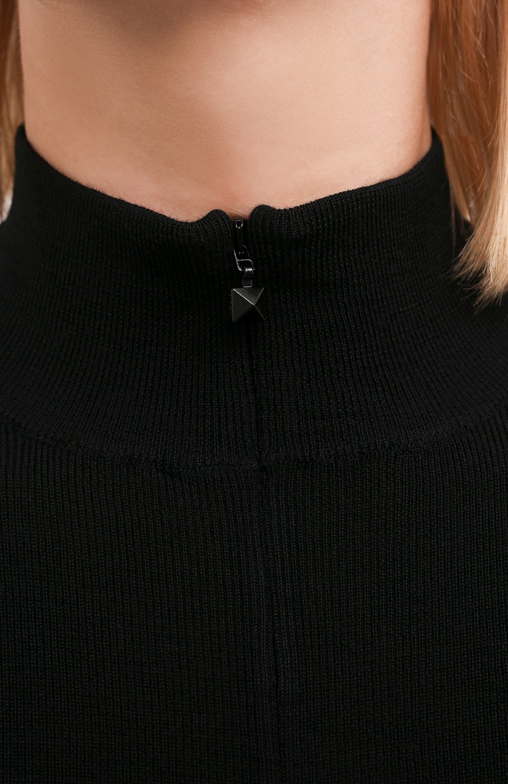 Шерстяной пуловер VALENTINO черного цвета по цене 115500 руб., арт. WB3KC25J6MV, фото 5 Шерстяной пуловер VALENTINO, арт. WB3KC25J6MV, фото 5