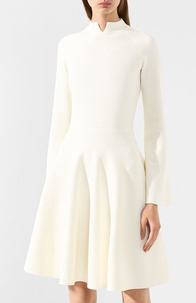 Платье EMPORIO ARMANI белого цвета по цене 54500 руб., арт. 6G2AT5/2M37Z, фото 3 Платье EMPORIO ARMANI, арт. 6G2AT5/2M37Z, фото 3