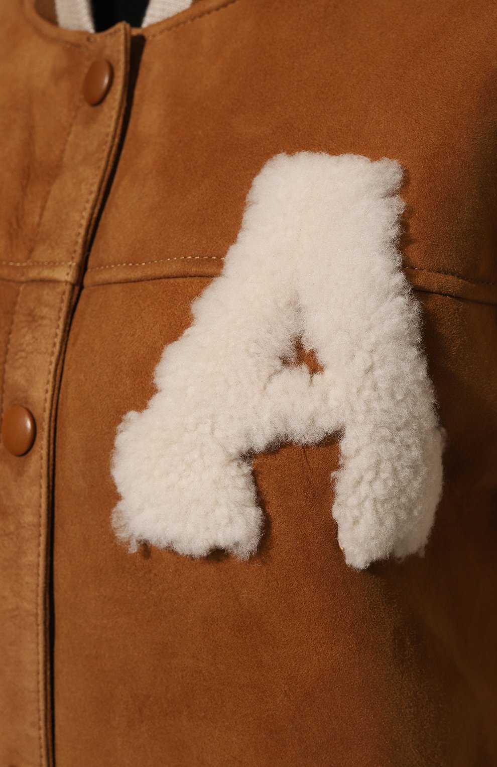 Бомбер из овчины ADDICTED коричневого цвета по цене 94500 руб., арт. SHEARLING BOMBER.COGNAC/ALMOND, фото 5 Бомбер из овчины ADDICTED, арт. SHEARLING BOMBER.COGNAC/ALMOND, фото 5