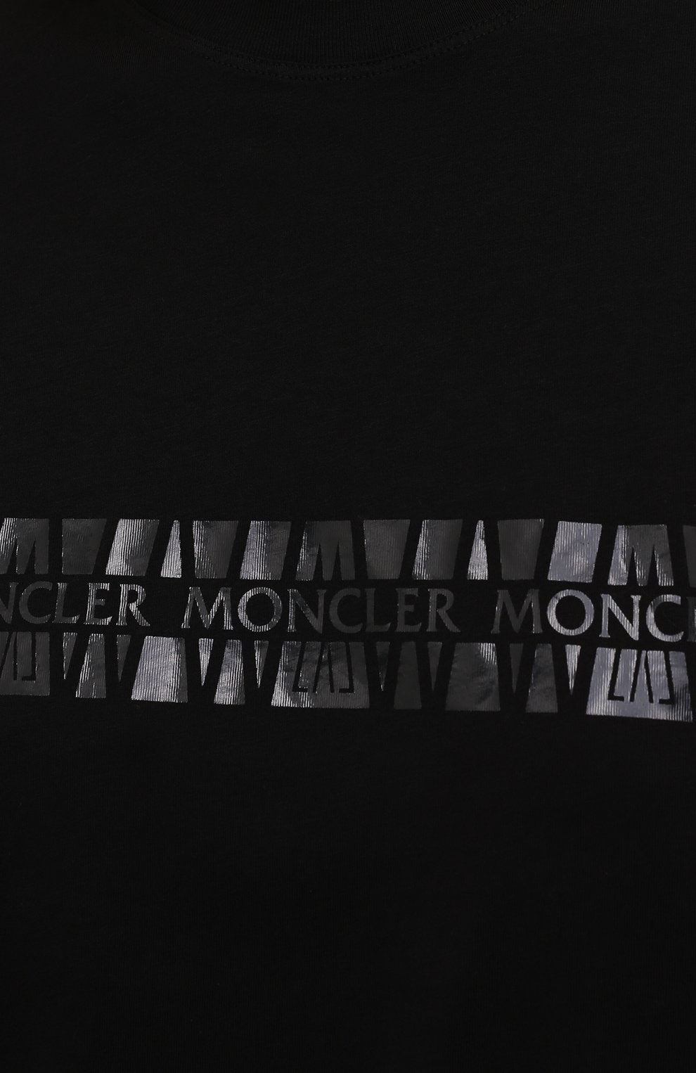Хлопковая футболка MONCLER черного цвета по цене 24850 руб., арт. G2-093-8C000-11-829H8, фото 5 Хлопковая футболка MONCLER, арт. G2-093-8C000-11-829H8, фото 5