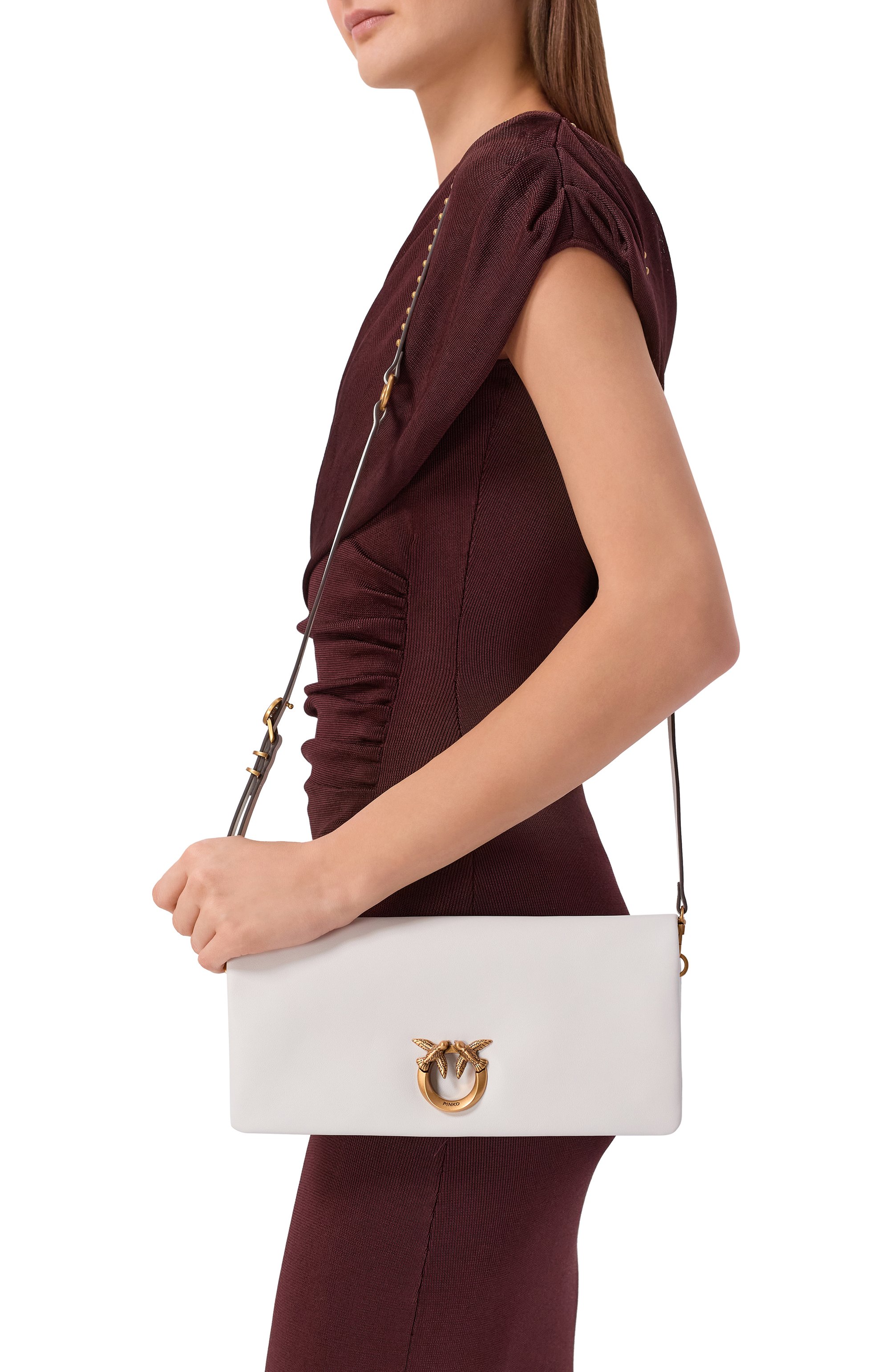 Клатч love click soft medium PINKO белого цвета по цене 32950 руб., арт. 106022/A0Q0, фото 2 Клатч love click soft medium PINKO, арт. 106022/A0Q0, фото 2