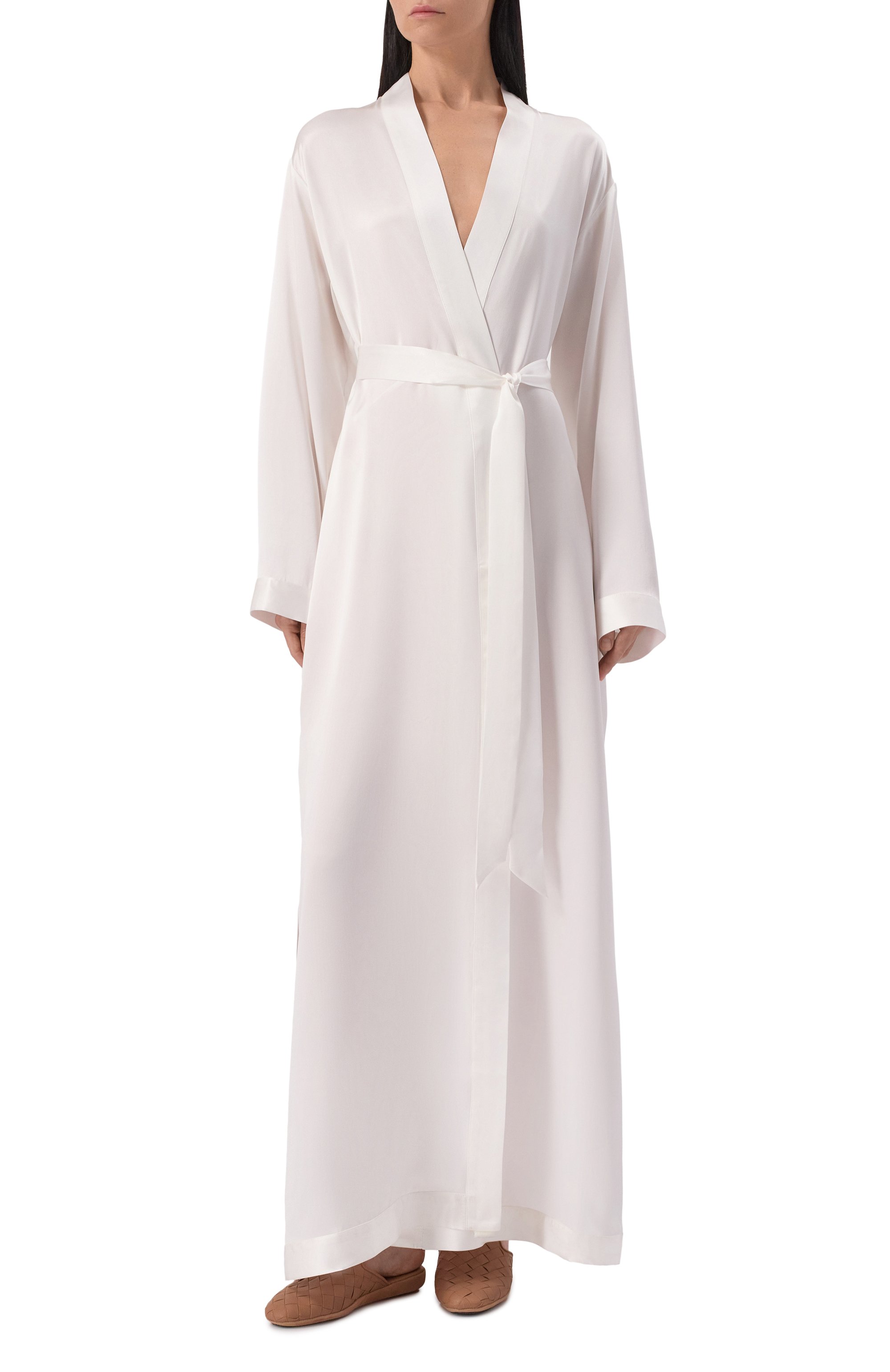 Шелковый халат LIVY белого цвета по цене 95360 руб., арт. 655266108, фото 3 Шелковый халат LIVY, арт. 655266108, фото 3