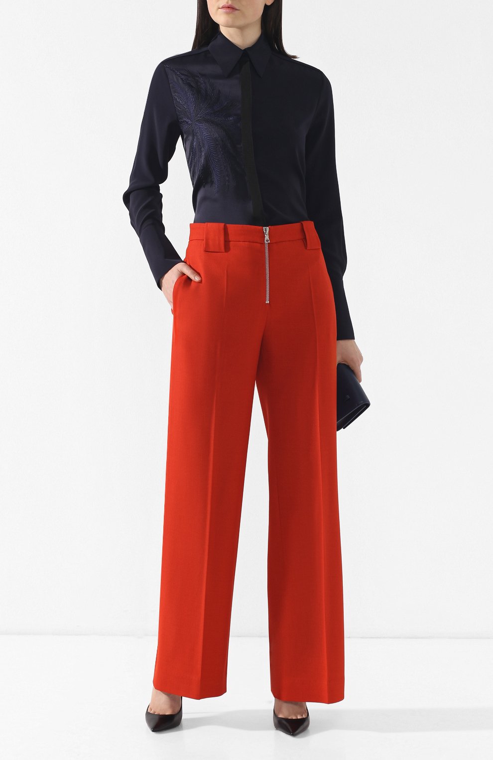 Брюки со стрелками VICTORIA, VICTORIA BECKHAM красного цвета по цене 39950 руб., арт. TRVV 108 PSS19 W00L BLEND PIQUE, фото 2 Брюки со стрелками VICTORIA, VICTORIA BECKHAM, арт. TRVV 108 PSS19 W00L BLEND PIQUE, фото 2