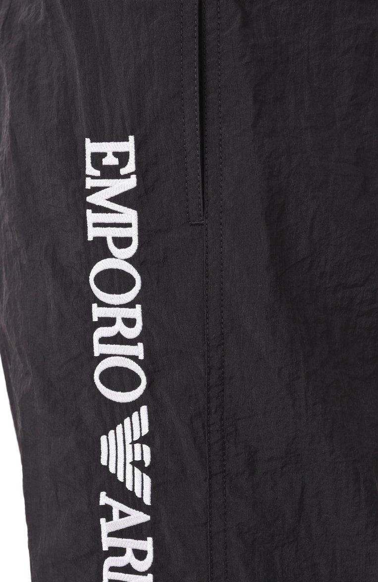 Мужские плавки-шорты EMPORIO ARMANI черного цвета, арт. EM000578/AF12330 | Фото 5 (Нос: Не проставлено; Материал сплава: Проставлено; Принт: Без принта; Мужское Кросс-КТ: плавки-шорты; Материал внешний: Синтетический материал)