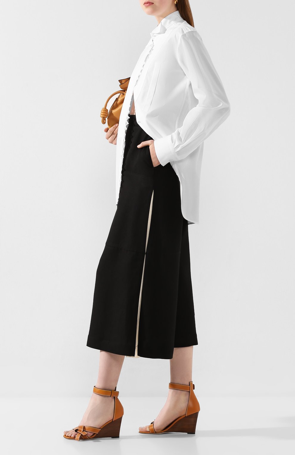 Льняные кюлоты LOEWE черного цвета по цене 65350 руб., арт. S2102401FH, фото 2 Льняные кюлоты LOEWE, арт. S2102401FH, фото 2