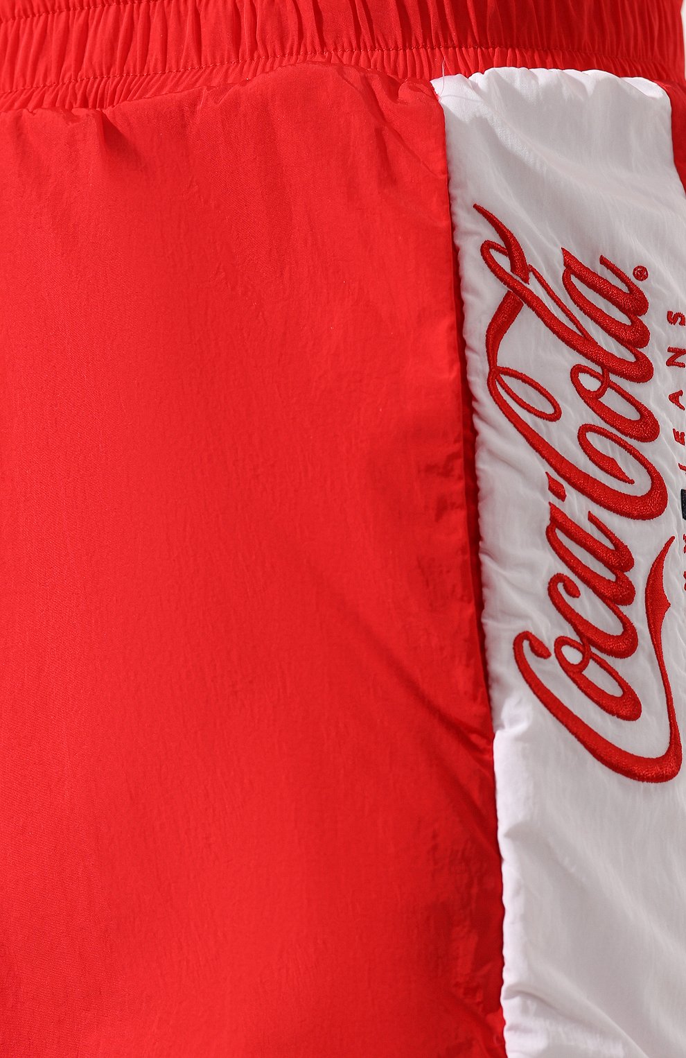 Шорты TOMMY HILFIGER красного цвета по цене 7490 руб., арт. DW0DW07025, фото 5 Шорты TOMMY HILFIGER, арт. DW0DW07025, фото 5