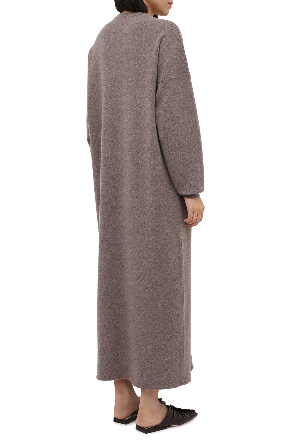 Кашемировое платье EXTREME CASHMERE серого цвета по цене 69950 руб., арт. 106/WEIRD, фото 4 Кашемировое платье EXTREME CASHMERE, арт. 106/WEIRD, фото 4