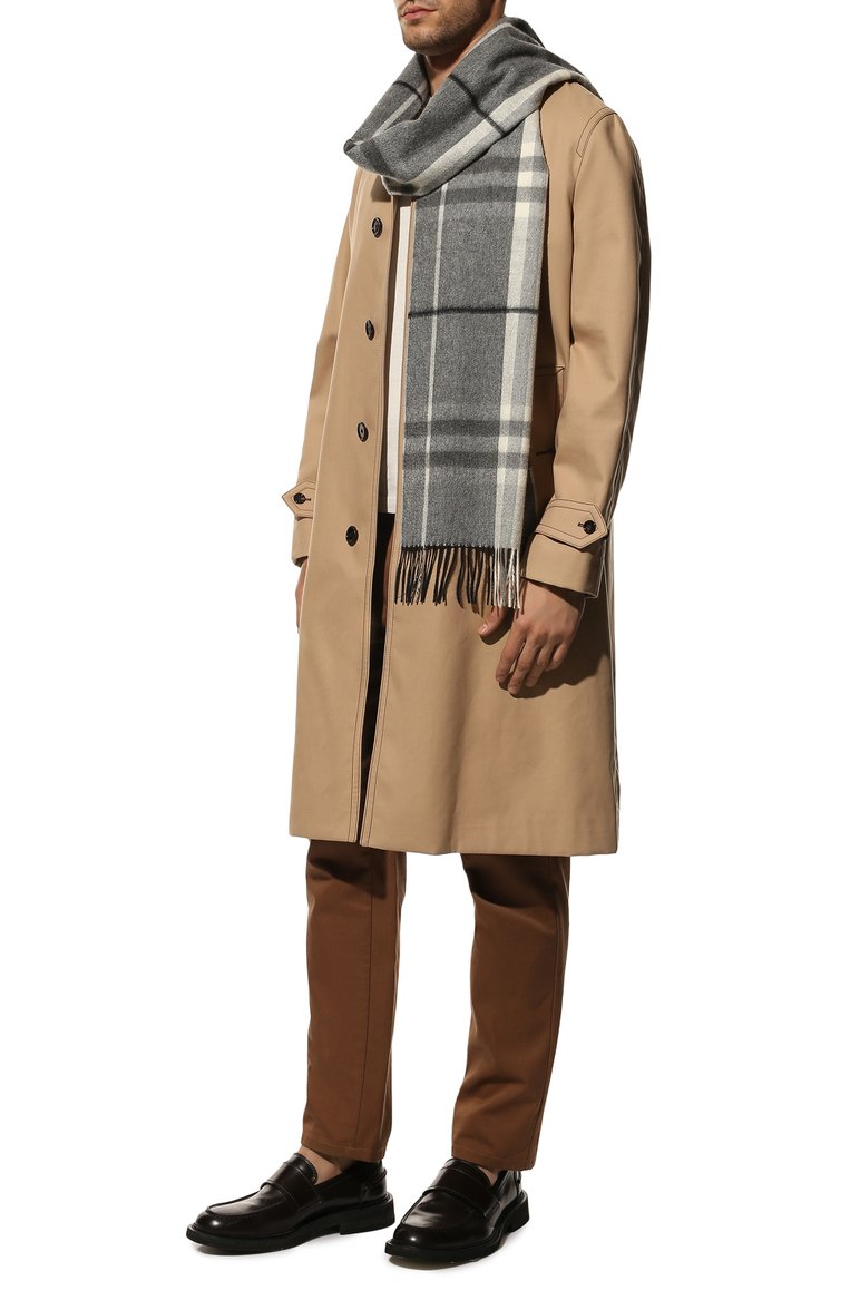 Мужской кашемировый шарф BURBERRY серого цвета, арт. 8045168 | Фото 3 (Материал: Кашемир, Шерсть, Текстиль; Кросс-КТ: кашемир; Мужское Кросс-КТ: Шарфы - с бахромой; Нос: Не проставлено; Региональные ограничения белый список (Axapta Mercury): Не проставлено)