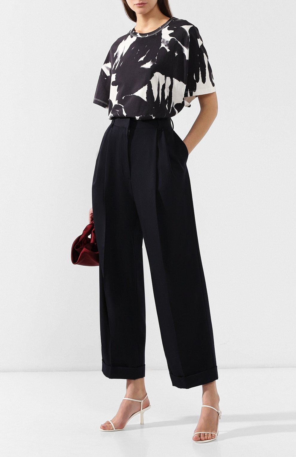 Шерстяные брюки DRIES VAN NOTEN темно-синего цвета по цене 48050 руб., арт. 191-30920-7228, фото 2 Шерстяные брюки DRIES VAN NOTEN, арт. 191-30920-7228, фото 2