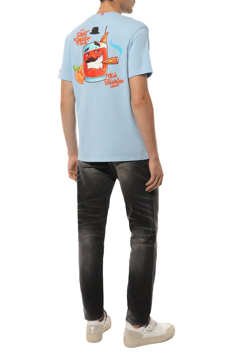 Мужская хлопковая футболка MC2 SAINT BARTH светло-голубого цвета, арт. STBM TSHIRT MAN/TSHM001/02203B | Фото 2 (Длина (для топов): Стандартные; Рукава: Короткие; Материал внешний: Хлопок; Стили: Кэжуэл; Принт: С принтом; Кросс-КТ: Пляж, Джерси; Мужское Кросс-КТ: Футболка-одежда; Автоматизация ТО: Проставлено; Автоматизация состава: Проставлено; Детали: Без декора)