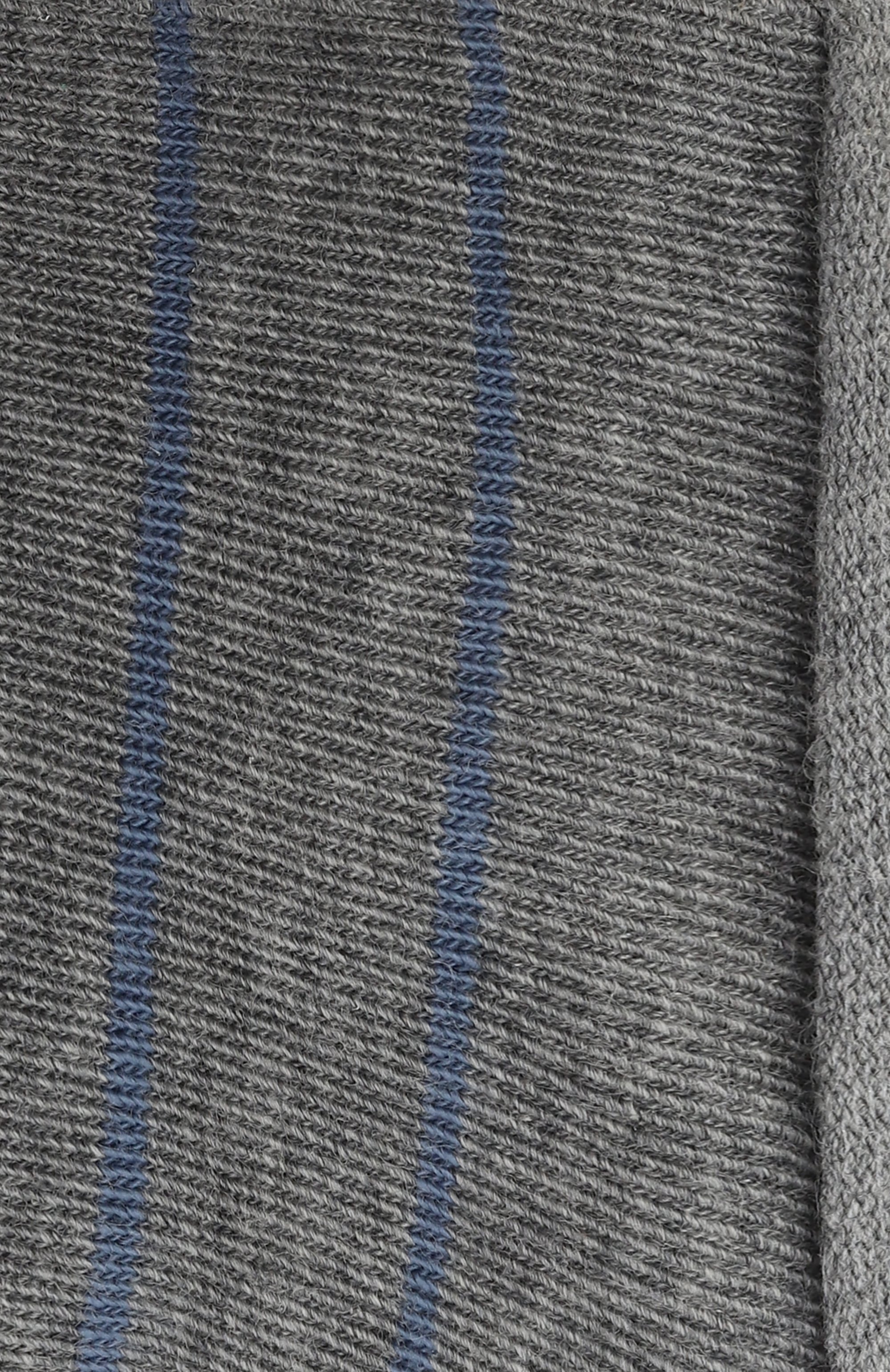 Комплект из двух пар носков happy FALKE светло-серого цвета по цене 2250 руб., арт. 46419, фото 2 Комплект из двух пар носков happy FALKE, арт. 46419, фото 2