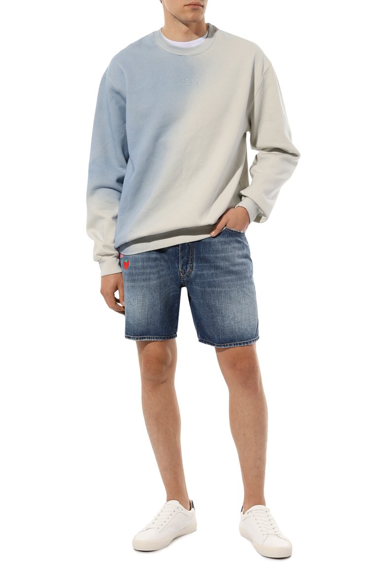Мужские джинсовые шорты DSQUARED2 синего цвета, арт. S71MU0769/S30309 | Фото 2 (Длина Шорты М: Ниже колена; Материал внешний: Хлопок, Деним; Принт: С принтом; Случай: Повседневный; Кросс-КТ: Деним; Стили: Гранж; Автоматизация состава: Проставлено; Автоматизация ТО: Проставлено; Детали: Декор)