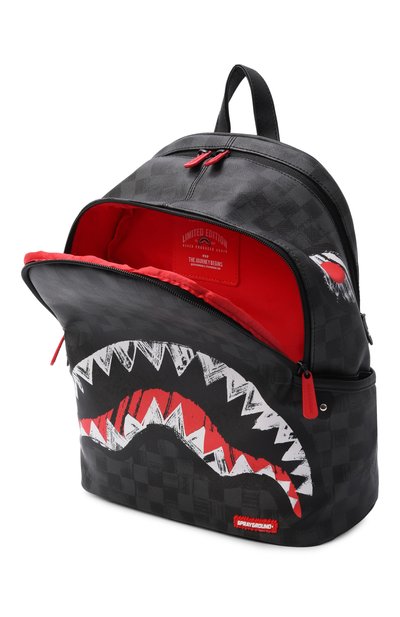 Рюкзак scribble shark SPRAYGROUND темно-серого цвета по цене 15500 руб., арт. 910B8226NSZ/SCRIBBLE SHARK SAVAGE BACKPACK, фото 3 Рюкзак scribble shark SPRAYGROUND, арт. 910B8226NSZ/SCRIBBLE SHARK SAVAGE BACKPACK, фото 3