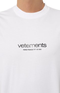 Мужского хлопковая футболка VETEMENTS белого цвета, арт. UE64TR150W | Фото 9 (Рукава: Короткие; Региональные ограничения белый список (Axapta Mercury): Не проставлено; Принт: С принтом; Нос: Не проставлено; Материал внешний: Хлопок; Женское Кросс-КТ: Футболка-одежда)