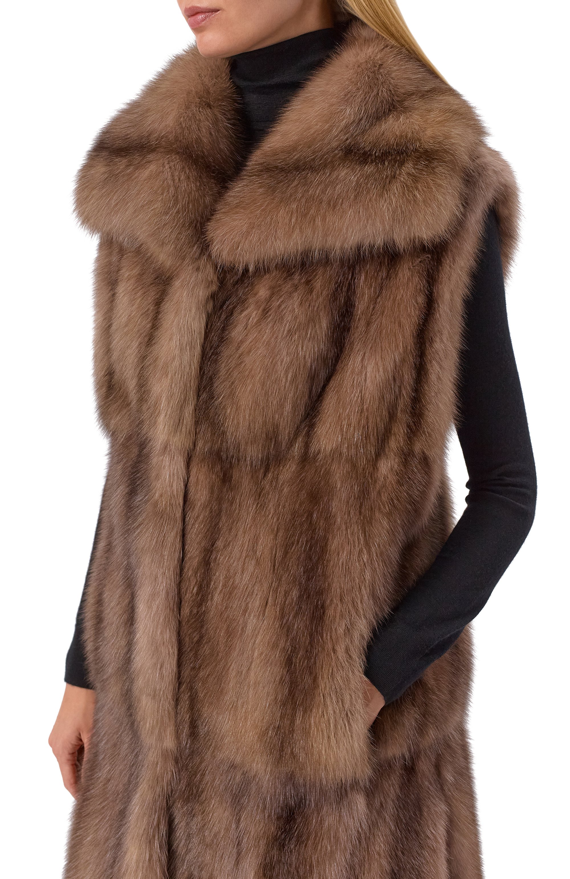 Жилет из соболя MVST коричневого цвета по цене 6850000 руб., арт. M003/SABLE WILD SILVER 4-5, фото 5 Жилет из соболя MVST, арт. M003/SABLE WILD SILVER 4-5, фото 5