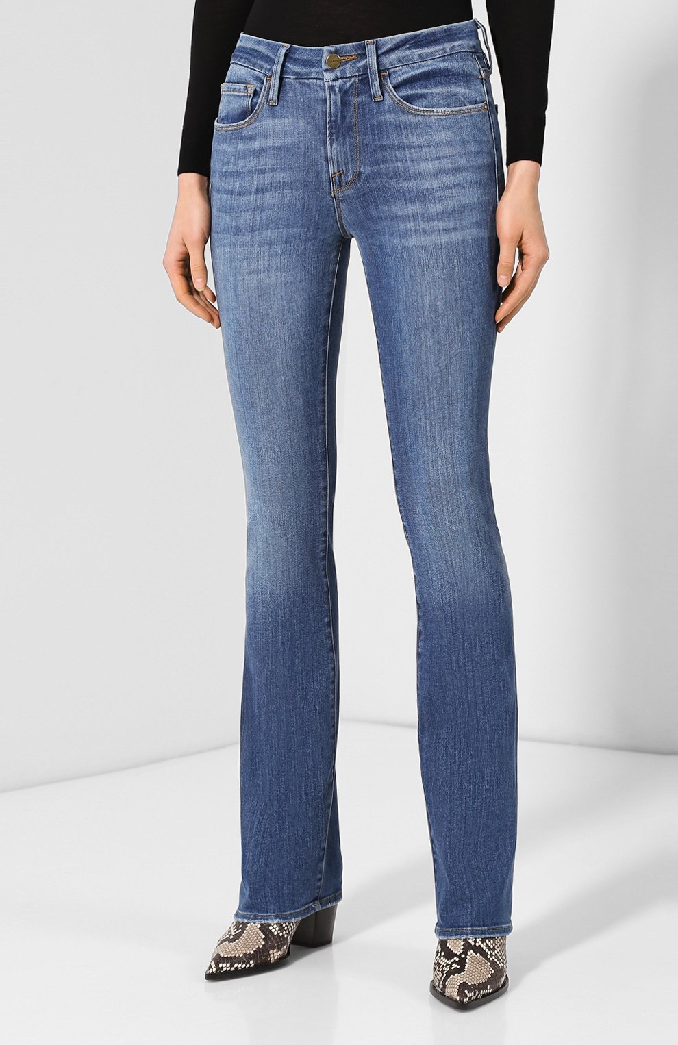 Джинсы FRAME DENIM голубого цвета по цене 28750 руб., арт. LMB865, фото 3 Джинсы FRAME DENIM, арт. LMB865, фото 3