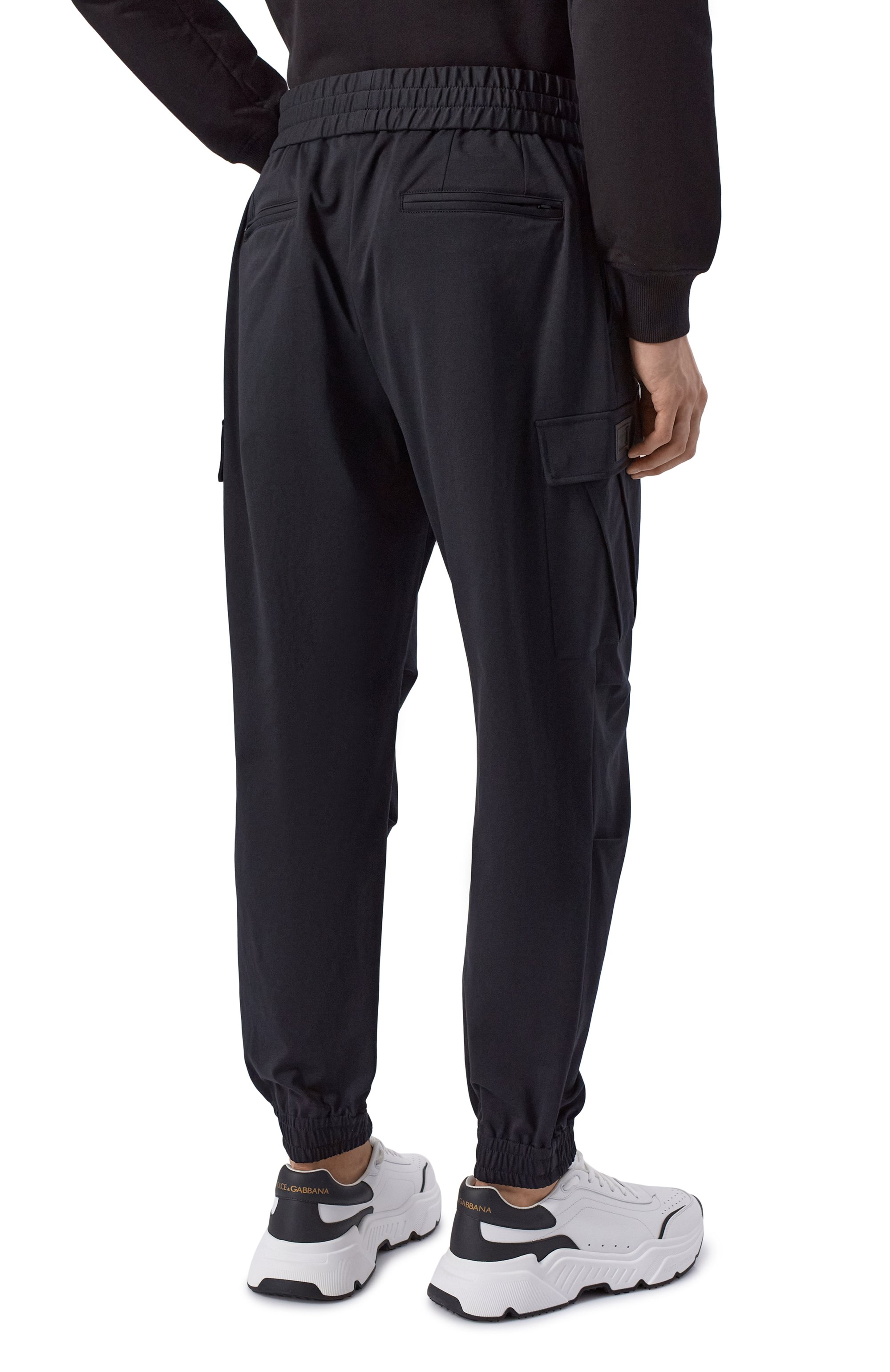 Джоггеры DOLCE & GABBANA черного цвета по цене 125500 руб., арт. GW50HT/FUGS1, фото 4 Джоггеры DOLCE & GABBANA, арт. GW50HT/FUGS1, фото 4