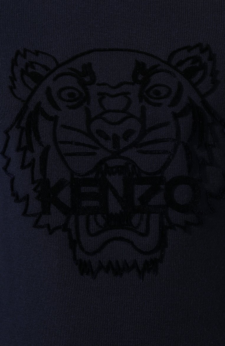 Мужской шерстяной джемпер KENZO темно-синего цвета, арт. F965PU2133XB | Фото 5 (Материал внешний: Шерсть; Мужское Кросс-КТ: Джемперы; Рукава: Длинные; Длина (для топов): Стандартные; Статус проверки: Проверено, Проверена катего�рия; Принт: Без принта; Вырез: Круглый; Стили: Кэжуэл)