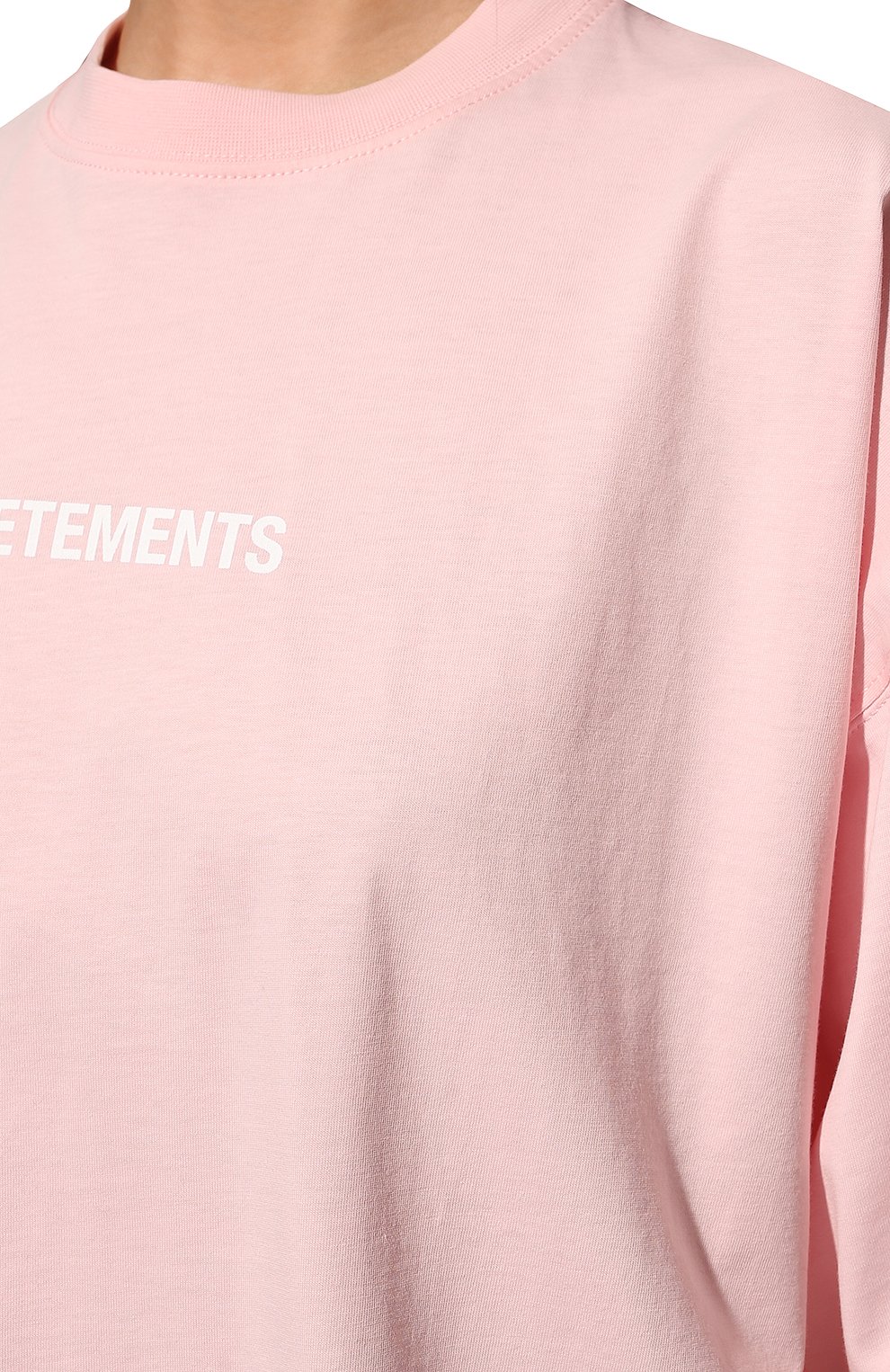 Хлопковая футболка VETEMENTS светло-розового цвета по цене 42550 руб., арт. UE52TR120P 1602/W, фото 5 Хлопковая футболка VETEMENTS, арт. UE52TR120P 1602/W, фото 5
