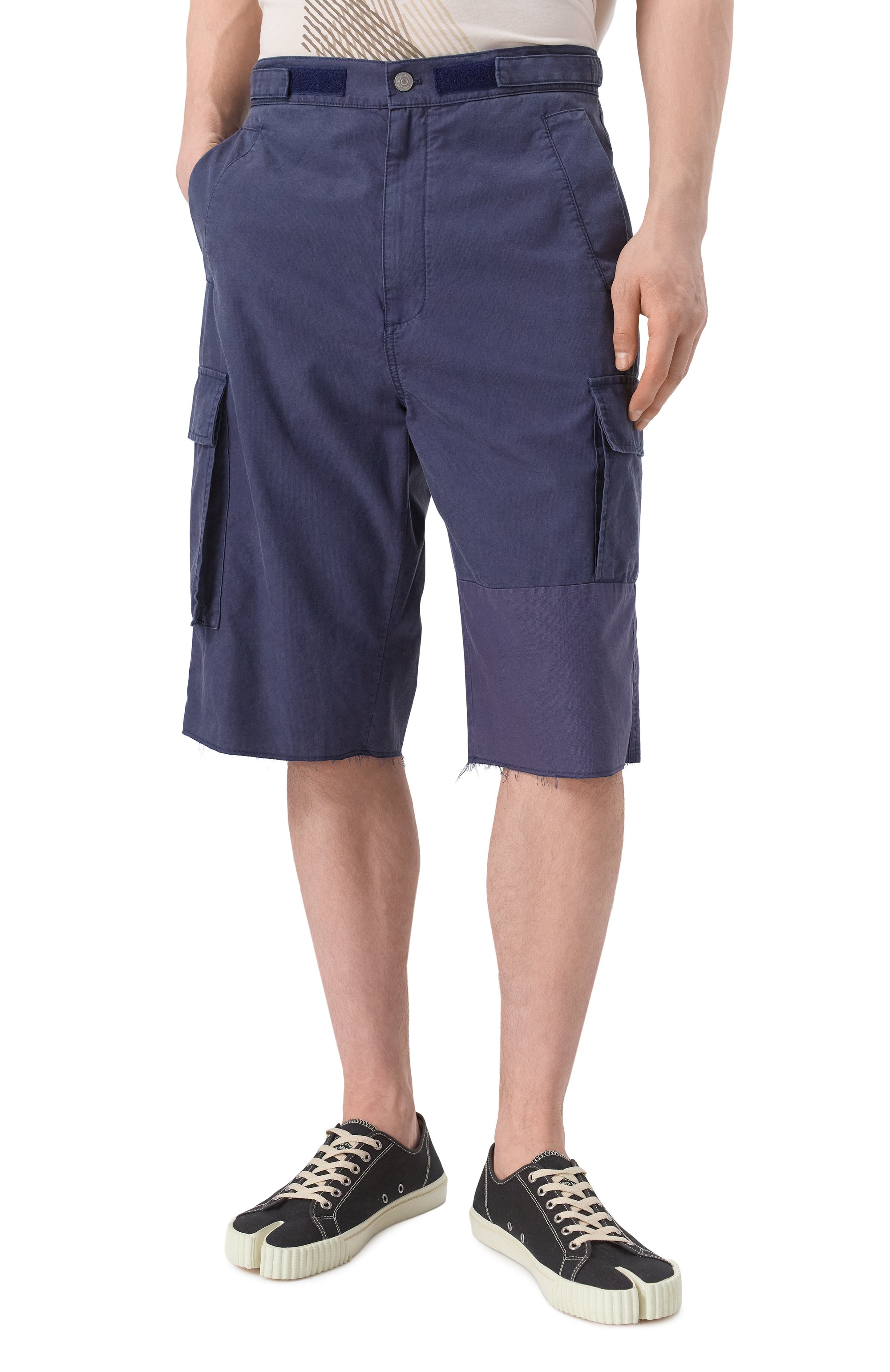 Шорты MM6 темно-синего цвета по цене 95050 руб., арт. SH0MU0015/M35369, фото 3 Шорты MM6, арт. SH0MU0015/M35369, фото 3