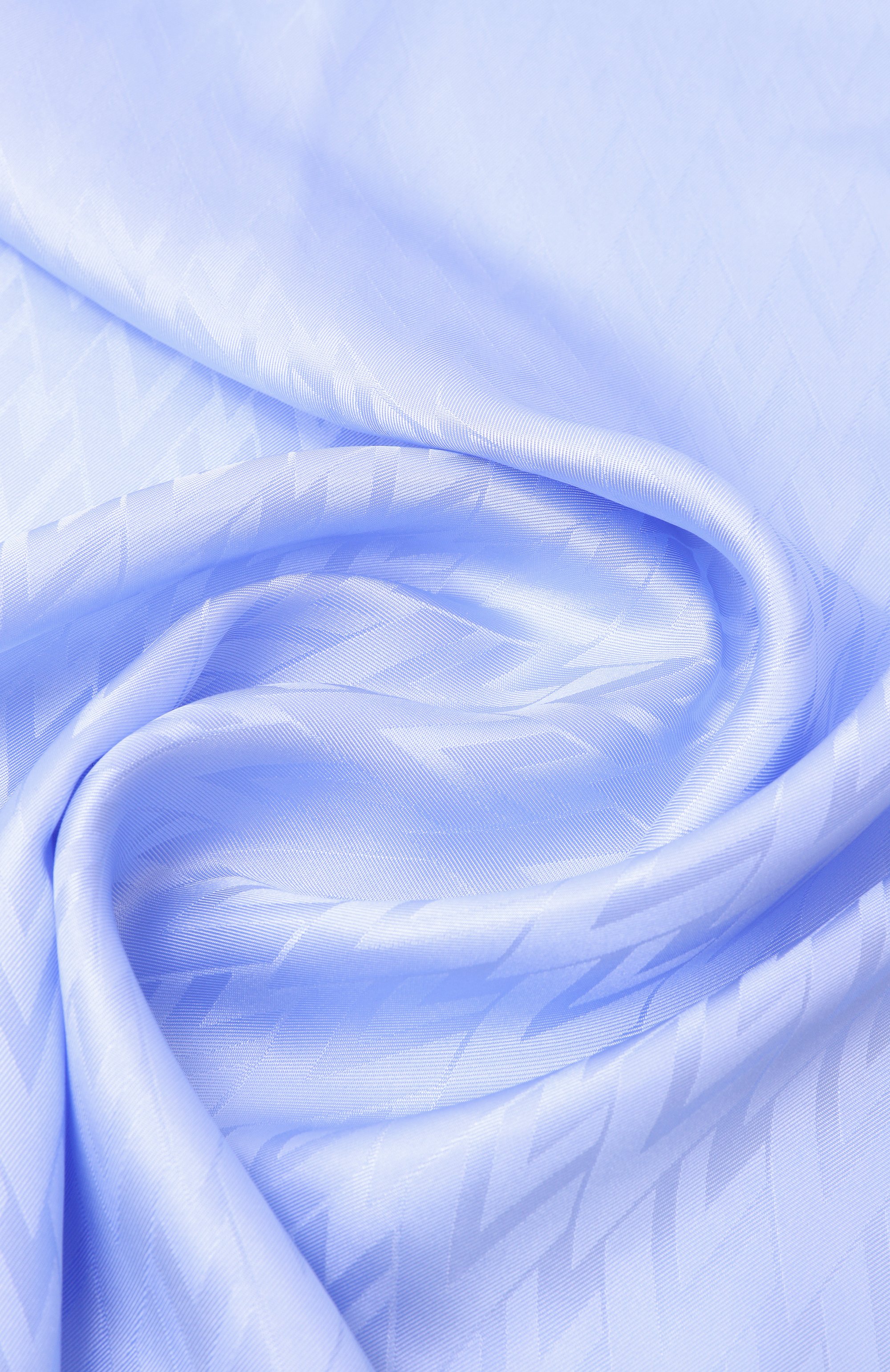 Шелковый платок VALENTINO голубого цвета по цене 55300 руб., арт. 8W2EI114/DAA, фото 3 Шелковый платок VALENTINO, арт. 8W2EI114/DAA, фото 3