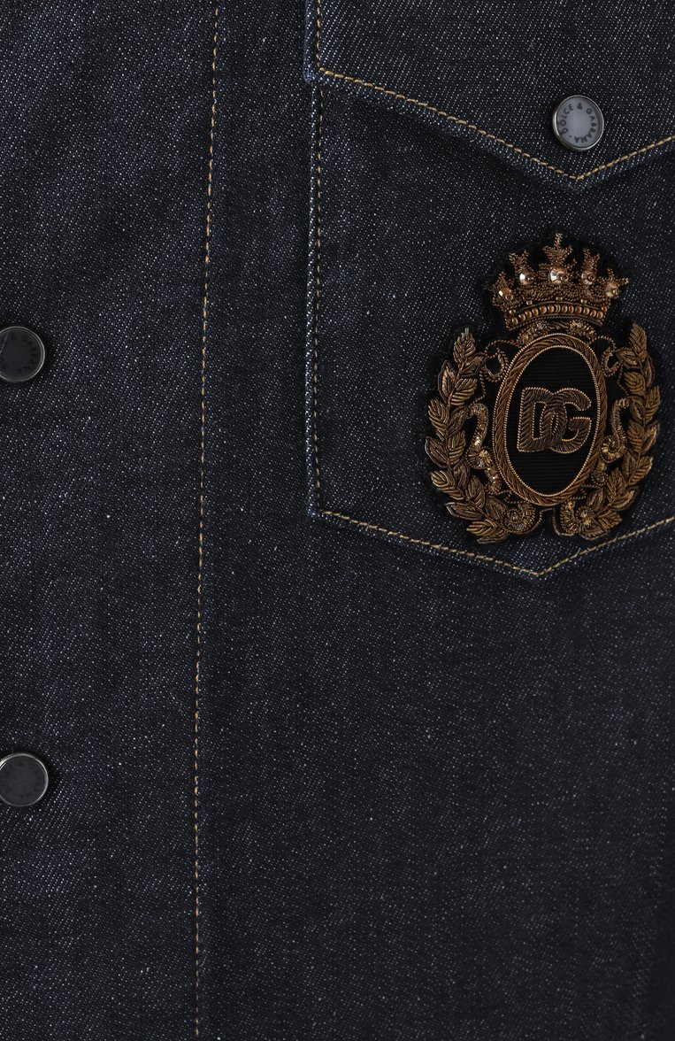 Мужская джинсовая рубашка DOLCE & GABBANA темно-синего цвета, арт. G5MN8Z/G8MG4 | Фото 6 (Материал сплава: Проставлено; Драгоценные камни: Проставлено; Рукава: Длинные; Длина (для топов): Стандартные; Манжеты: На кнопках; Воротник: Кент; Кросс-КТ: Деним; Случай: Повседневный; Стили: Кэжуэл; Материал внешний: Деним, Хлопок; Принт: Однотонные)
