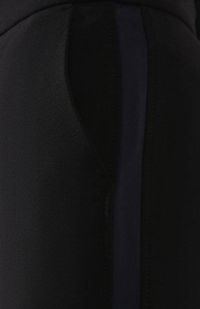 Брюки со стрелками VICTORIA, VICTORIA BECKHAM черного цвета по цене 34750 руб., арт. TRVV 116 PSS19 SP0NGE W00L BLEND, фото 5 Брюки со стрелками VICTORIA, VICTORIA BECKHAM, арт. TRVV 116 PSS19 SP0NGE W00L BLEND, фото 5