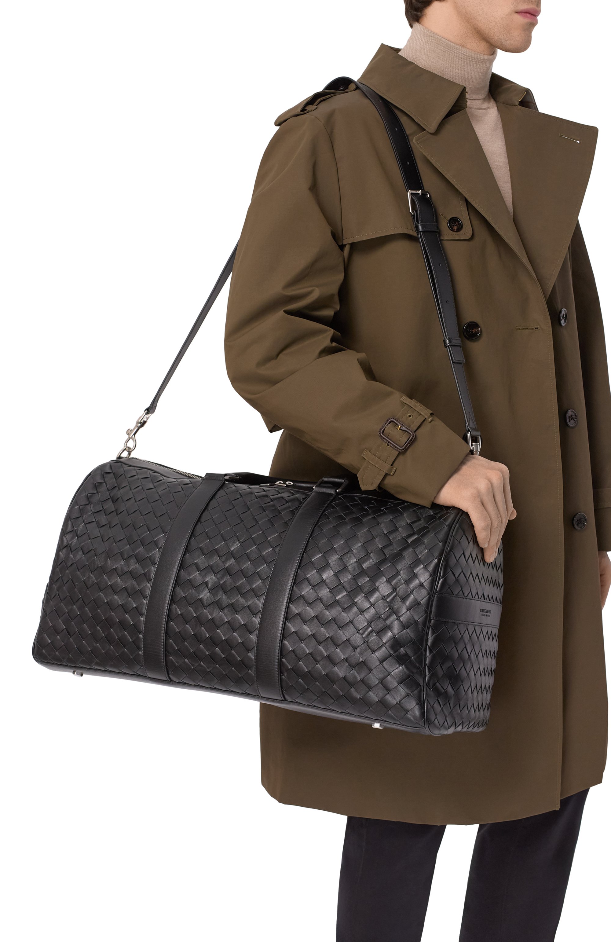 Сумка intrecciato cabin duffle BOTTEGA VENETA черного цвета по цене 799500 руб., арт. 795287 V2HL1, фото 2 Сумка intrecciato cabin duffle BOTTEGA VENETA, арт. 795287 V2HL1, фото 2