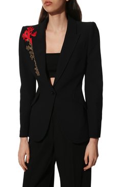 Женский жакет ALEXANDER MCQUEEN черного цвета, арт. 686923/QEAAA | Фото 3 (Материал внешний: Вискоза, Синтетический материал; Рукава: Длинные; Материал подклада: Купро; Длина (для топов): Стандартные; Стили: Гламурный; Случай: Вечерний; Женское Кросс-КТ: Жакет-одежда; 1-2-бортные: Однобортные; Региональные ограничения белый список (Axapta Mercury): RU)