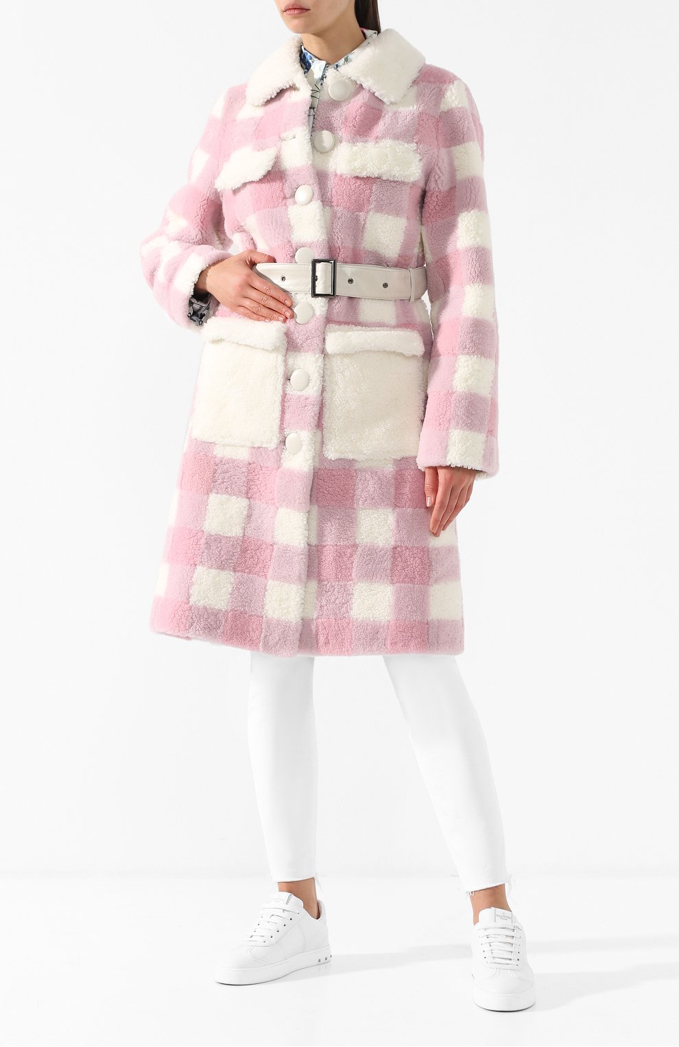 Меховое пальто с поясом SAKS POTTS белого цвета по цене 145000 руб., арт. 17813 TSUM EXCLUSIVE LUNIS WHITE/PINK C0AT, фото 2 Меховое пальто с поясом SAKS POTTS, арт. 17813 TSUM EXCLUSIVE LUNIS WHITE/PINK C0AT, фото 2