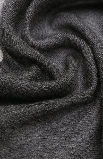 Шарф из кашемира и шелка BRUNELLO CUCINELLI серого цвета по цене 83400 руб., арт. MSC606AV, фото 4 Шарф из кашемира и шелка BRUNELLO CUCINELLI, арт. MSC606AV, фото 4