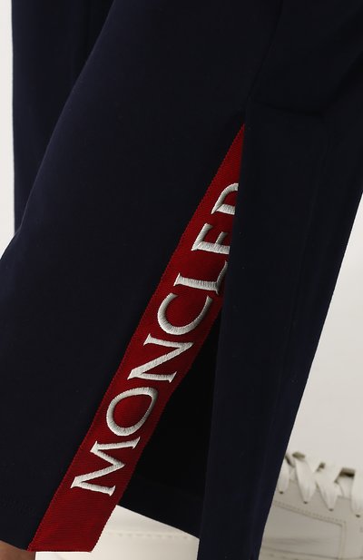Хлопковые расклешенные брюки с логотипом бренда MONCLER, арт. D1-093-87738-00-809AB, фото 5