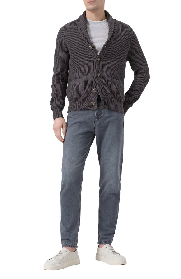 Мужские джинсы iconic fit BRUNELLO CUCINELLI серого цвета, арт. M240P01090 | Фото 2 (Длина (брюки, джинсы): Стандартные; Материал внешний: Хлопок, Деним; Стили: Кэжуэл, Повседневный; Кросс-КТ: Деним; Силуэт М (брюки): Прямые; Автоматизация состава: Проставлено; Автоматизация ТО: Проставлено; Детали: Делаве; Размерность: Идёт в размер)