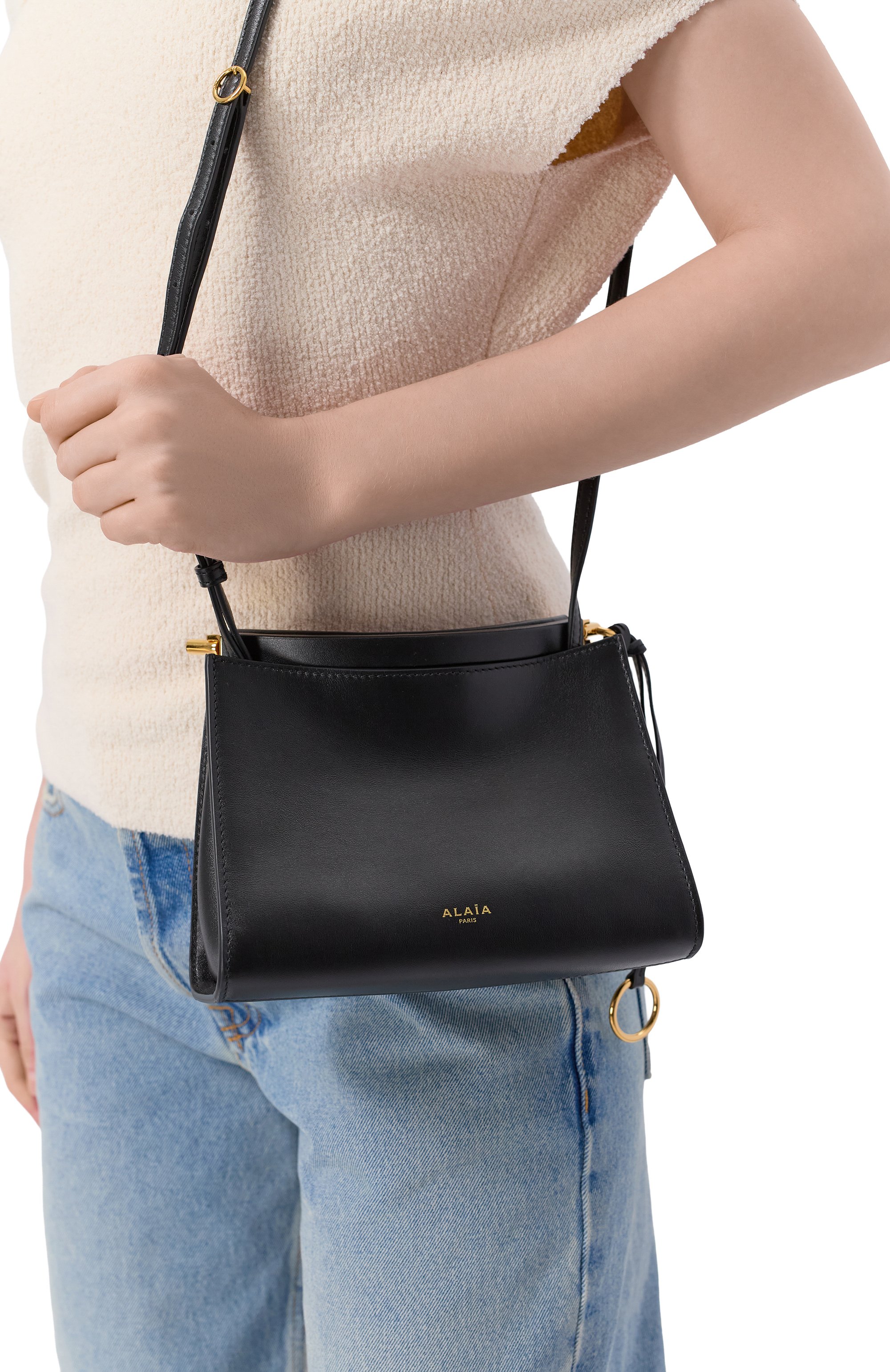 Сумка le click small ALAIA черного цвета по цене 323500 руб., арт. AA1S01420CA332, фото 2 Сумка le click small ALAIA, арт. AA1S01420CA332, фото 2