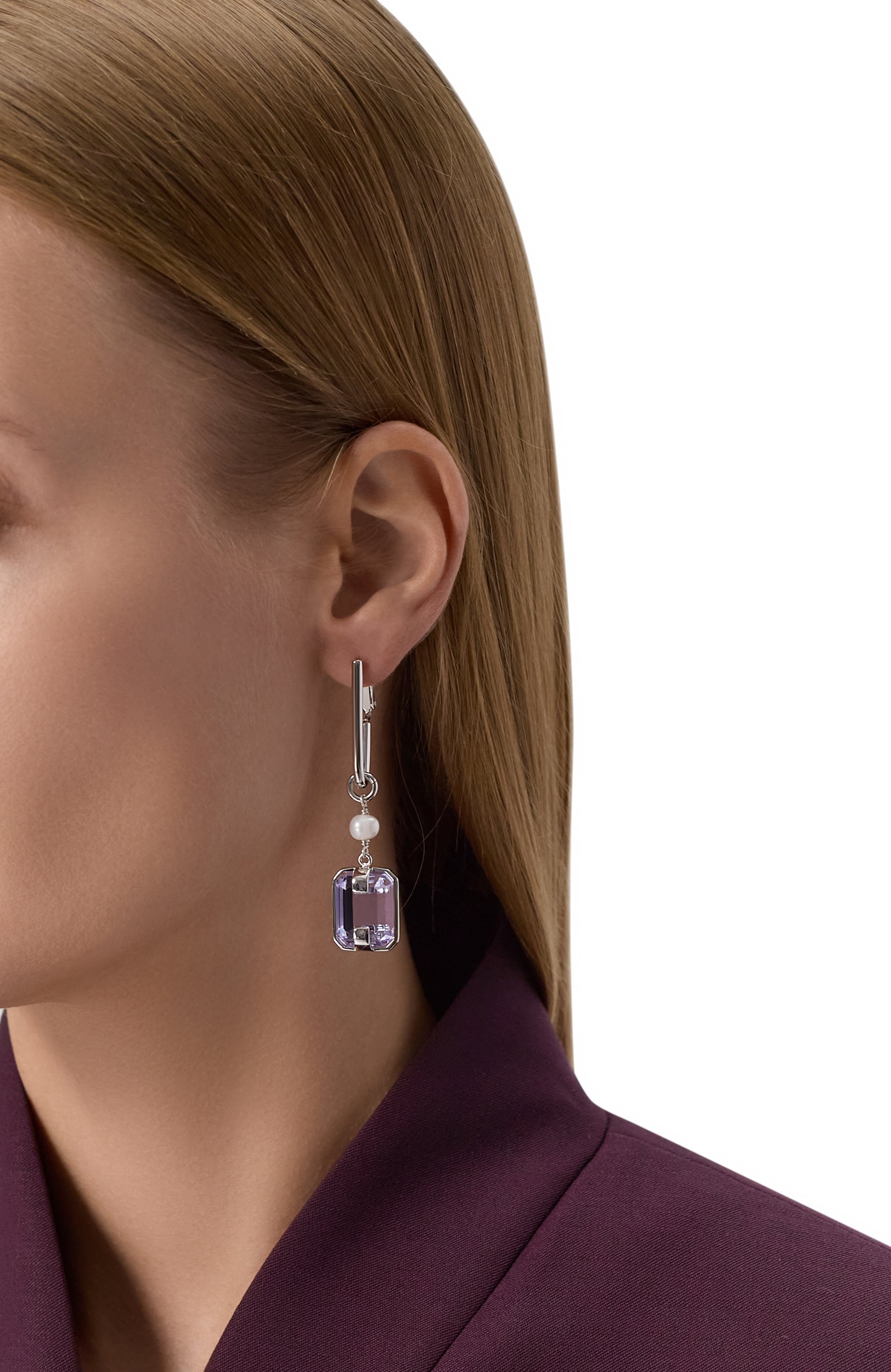 Серьги CRYSTALLINE JEWELLERY сиреневого цвета по цене 16060 руб., арт. 302WL, фото 2 Серьги CRYSTALLINE JEWELLERY, арт. 302WL, фото 2