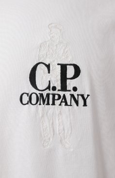 Мужская хлопковая футболка C.P. COMPANY белого цвета, арт. 18CMTS106A110301W | Фото 6 (Материал сплава: Проставлено; Длина (для топов): Стандартные; Драгоценные камни: Проставлено; Рукава: Короткие; Стили: Кэжуэл; Принт: С принтом; Материал внешний: Хлопок; Кросс-КТ: Джерси; Мужское Кросс-КТ: Футболка-одежда)