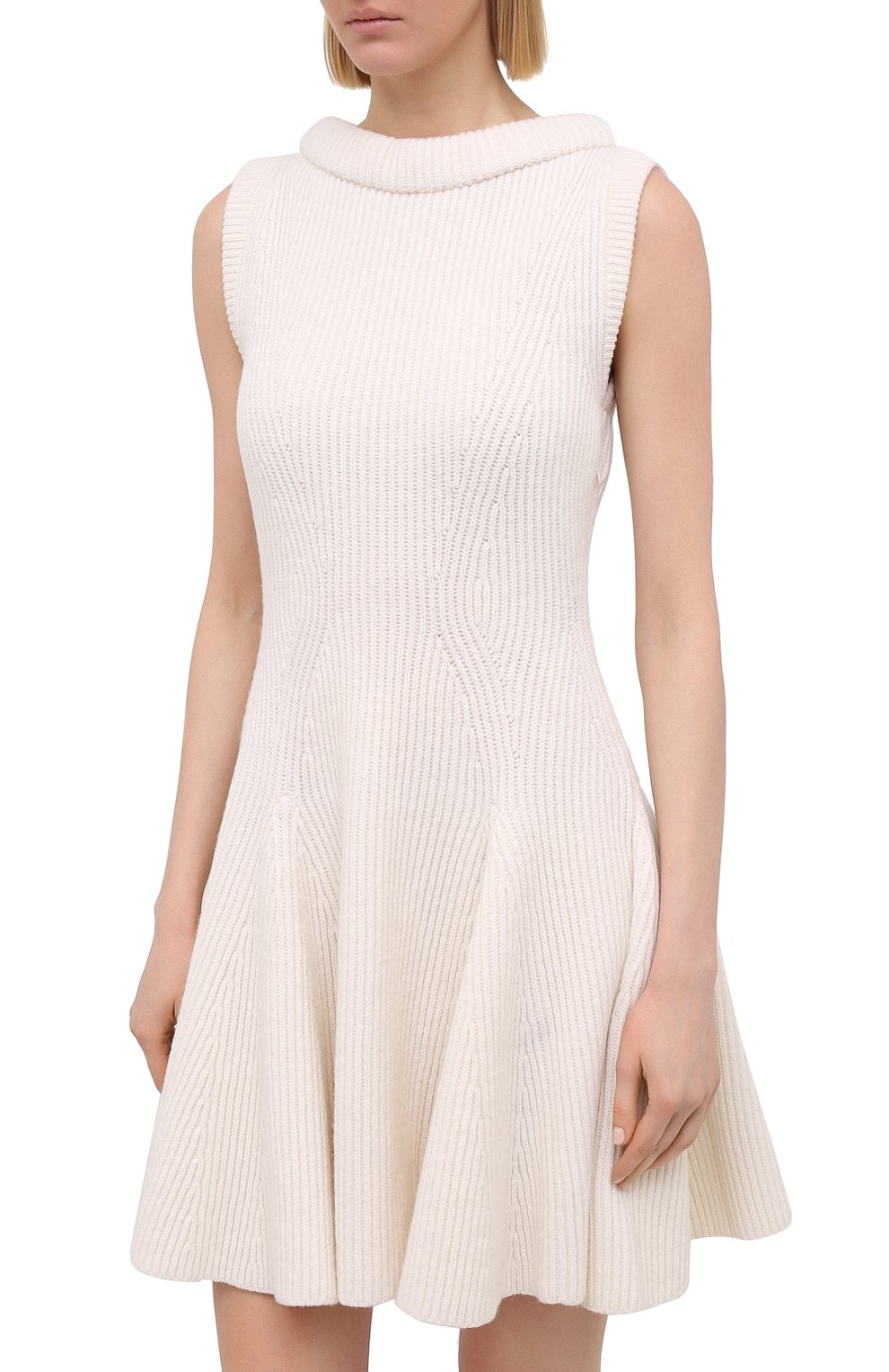 Шерстяное платье ALEXANDER MCQUEEN светло-бежевого цвета по цене 155500 руб., арт. 650342/Q1ATA, фото 3 Шерстяное платье ALEXANDER MCQUEEN, арт. 650342/Q1ATA, фото 3