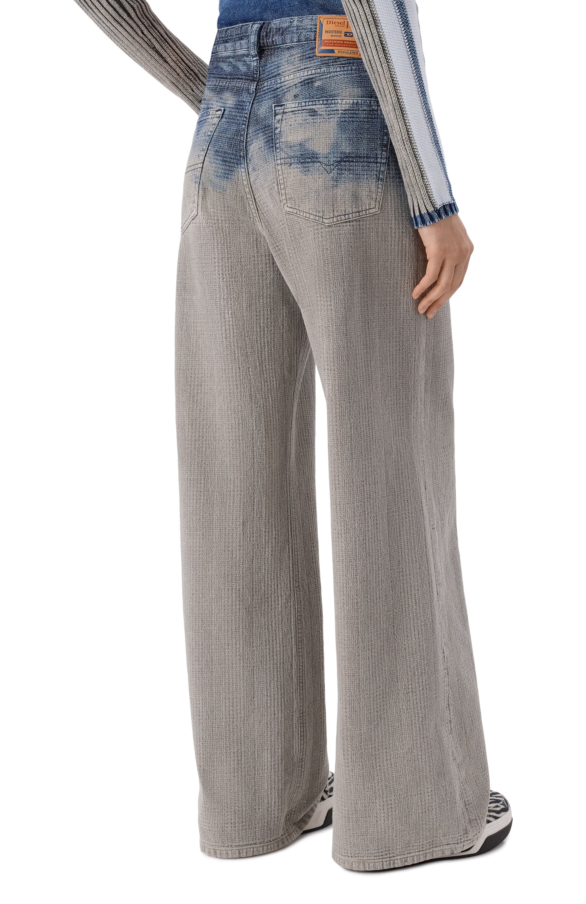 Джинсы 1996 d-sire DIESEL серого цвета по цене 48800 руб., арт. A06925/09N93, фото 4 Джинсы 1996 d-sire DIESEL, арт. A06925/09N93, фото 4