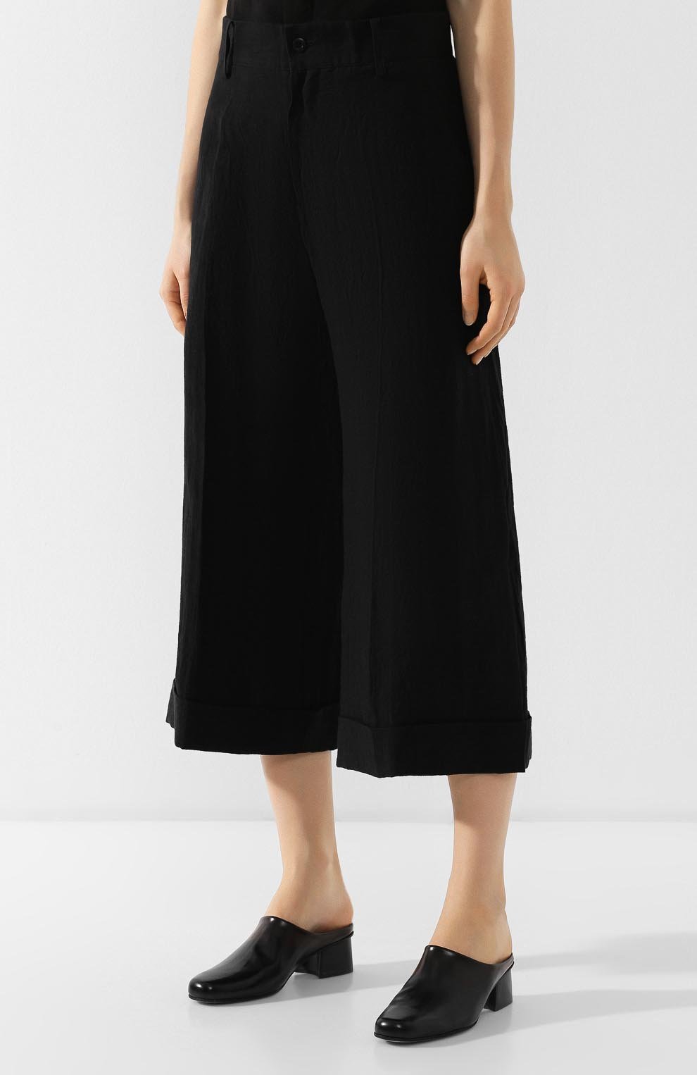 Льняные брюки YOHJI YAMAMOTO черного цвета по цене 69500 руб., арт. FZ-P52-300, фото 3 Льняные брюки YOHJI YAMAMOTO, арт. FZ-P52-300, фото 3