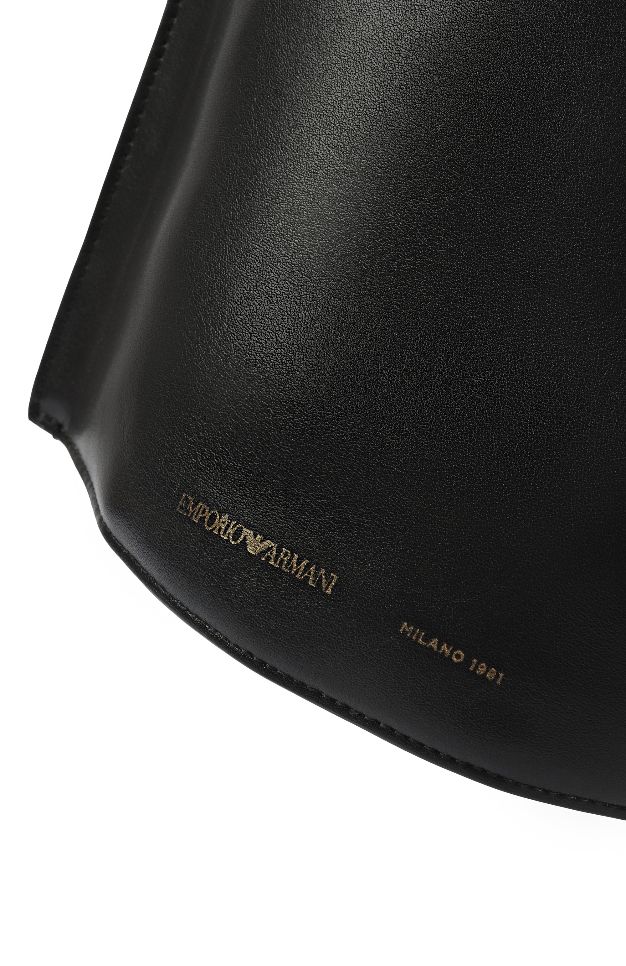 Сумка EMPORIO ARMANI черного цвета по цене 66700 руб., арт. EW001948/AF13383, фото 3 Сумка EMPORIO ARMANI, арт. EW001948/AF13383, фото 3